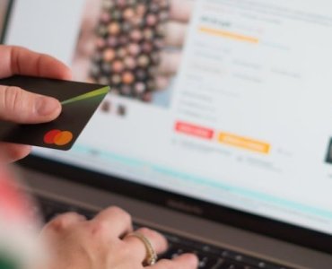 Zanim klikniesz „Kup teraz”: 12 sprytnych sposobów na poskromienie zakupów pod wpływem chwili online