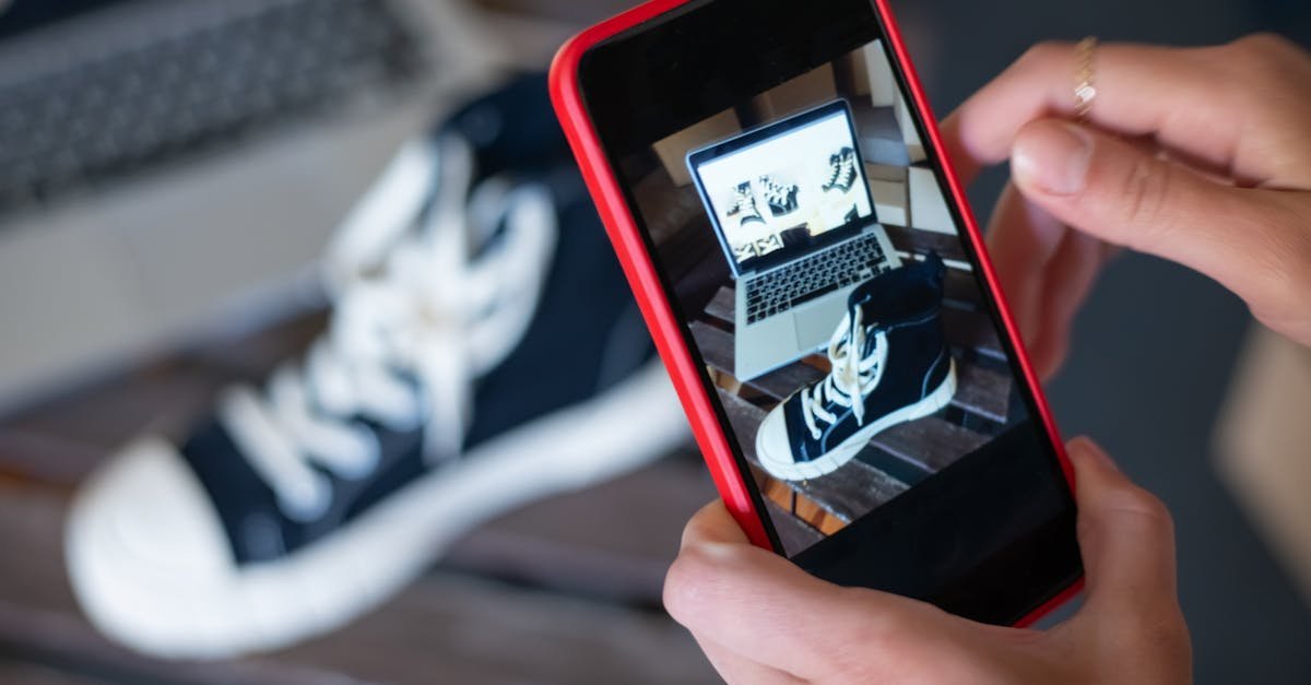Buty z internetu, które pasują od pierwszego kroku: sprytne triki na idealny rozmiar
