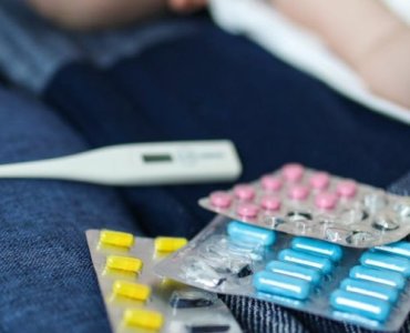 Ulewanie u maluszka — norma czy sygnał alarmowy? Sprawdź, kiedy iść do lekarza
